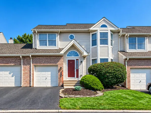 237 Ridings Cir, Macungie, PA 18062