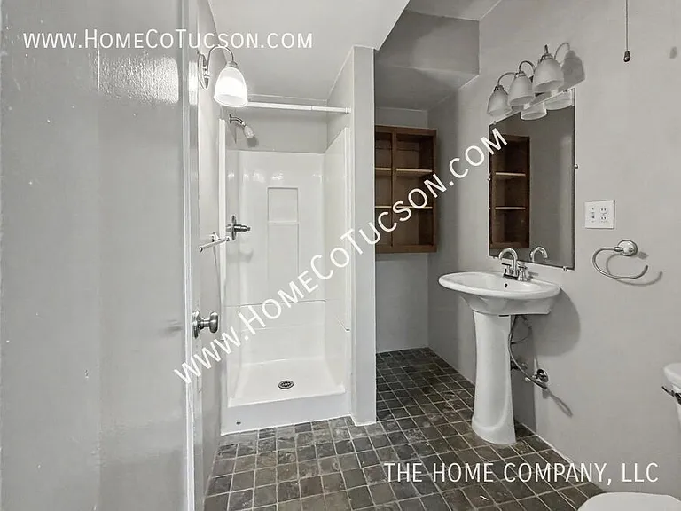 544 E Speedway Blvd — Photo 14