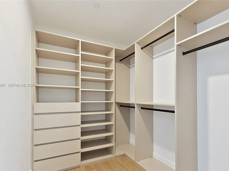 700 NE 24th St #5402 — Photo 27