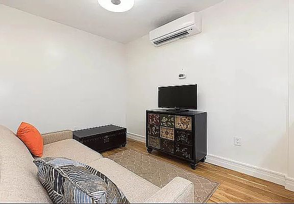 4th image of 309 E 92nd St #4RE