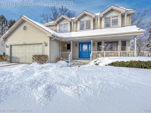 9008 Sussex St, White Lake, MI 48386