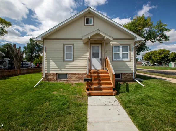 623 8th Ave W, Williston, ND 58801