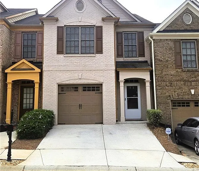 2720 Beynon Ln — Photo 1