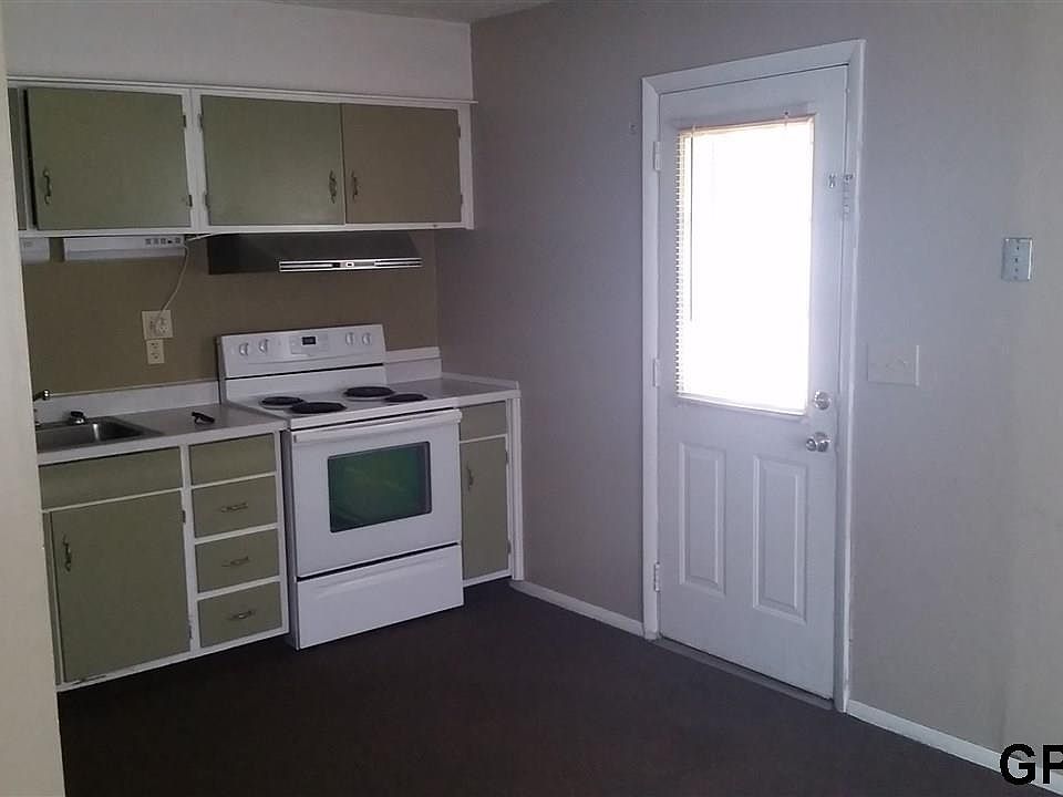 1st image of 3524 S 90th St