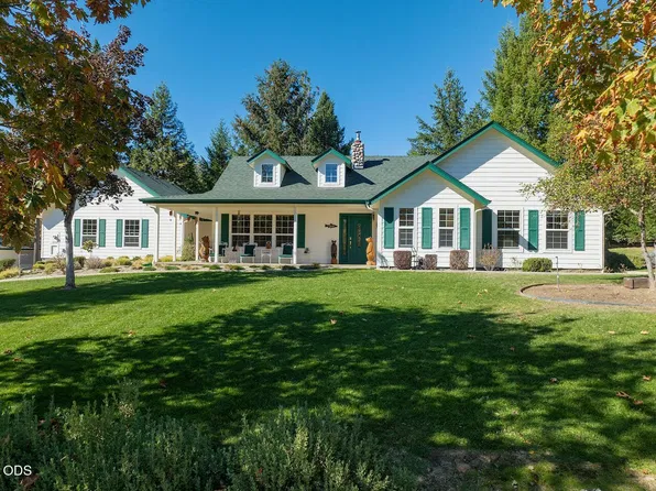 366 Springbrook Dr, Grants Pass, OR 97527