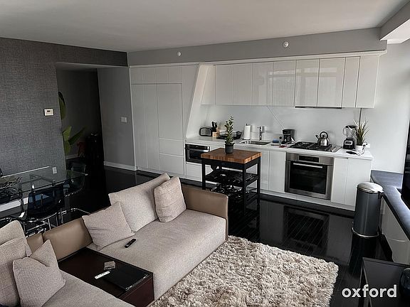 5th image of 123 Washington St APT 33B