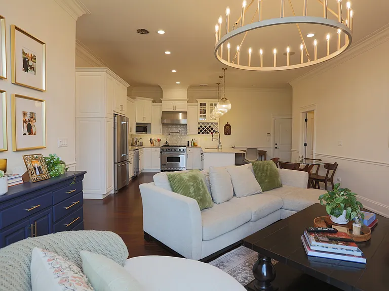 2401 N Janssen Ave #408 — Photo 6