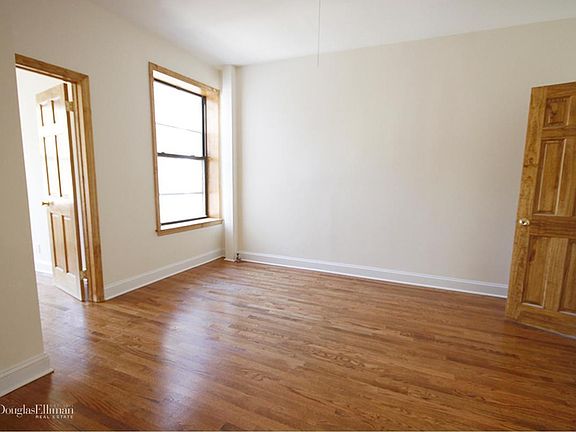 4th image of 2812 24th Ave APT 2B