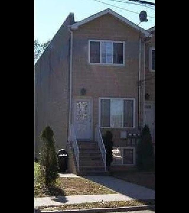 2nd image of 7258 Amboy Rd
