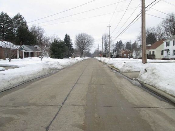 3rd image of 23210 Clifford Dr