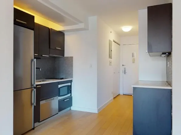 303 West 21st Street image 4 of 7