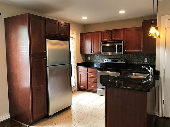 5th image of 4744 Bradford Dr APT B
