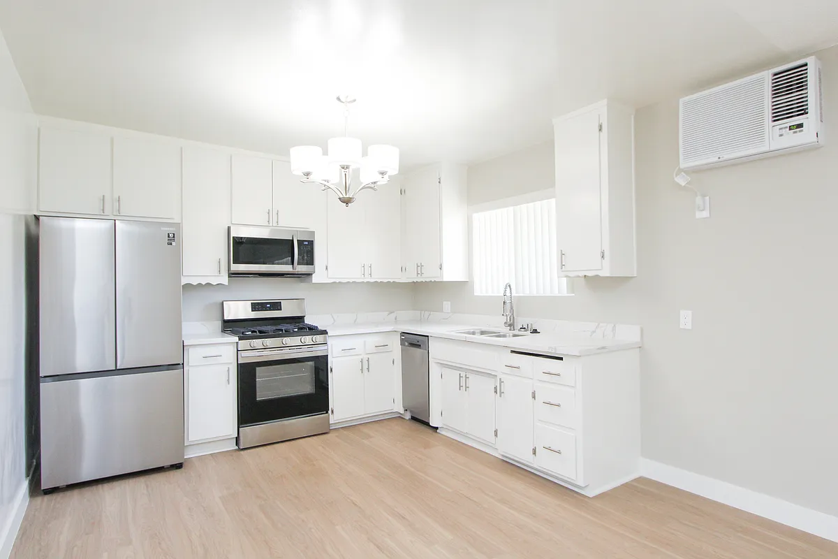 Building Photo - 1817 Corinth Ave #8