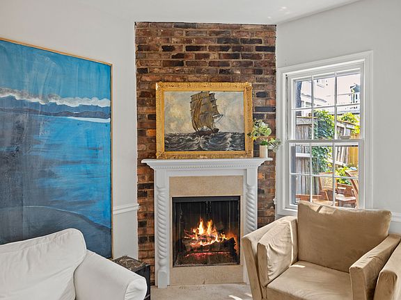 4th image of 608 S Pitt St #1