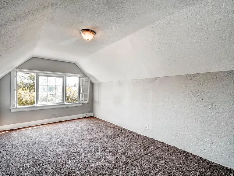 3225 N Marion St — Photo 14