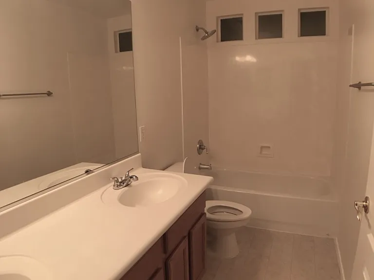 17584 W Acacia Ct — Photo 26