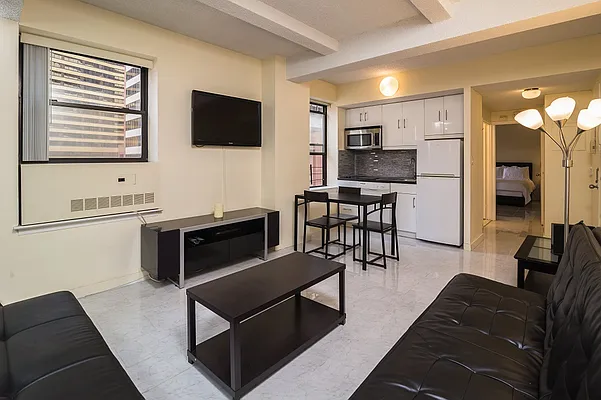 Rented by (Legacy) SLC Realty | media 34