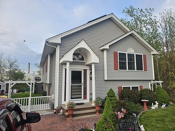2nd image of 540 Stevens St