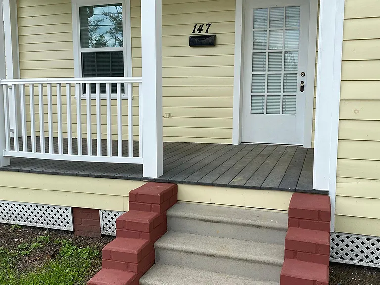 147 Williams Ave — Photo 3
