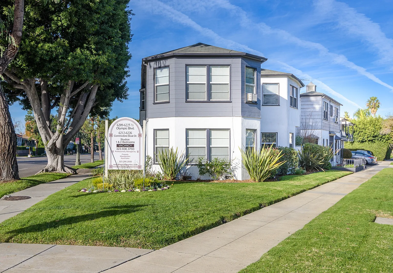 Carthay Circle Apartments — Photo 4