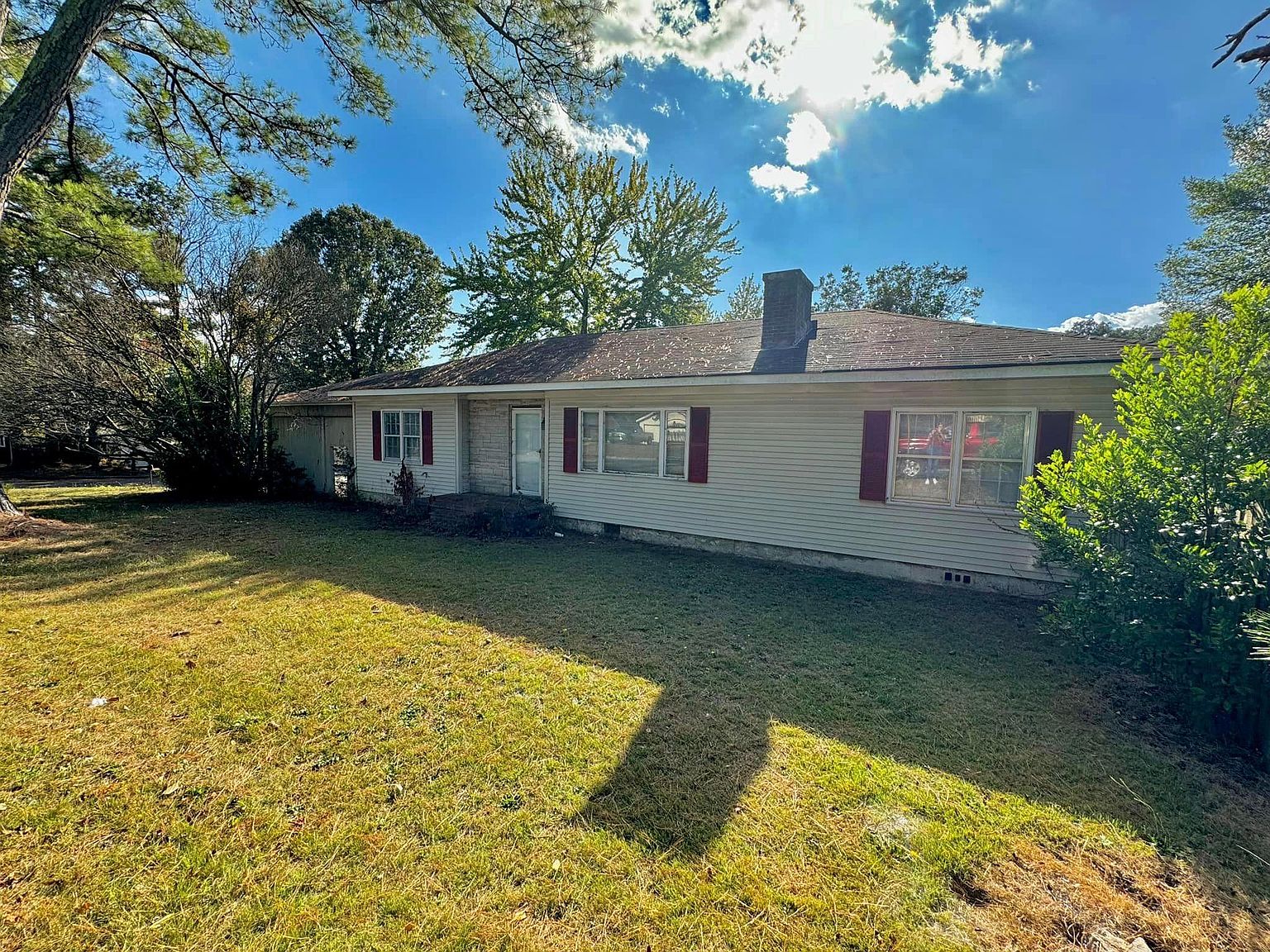 1043 Pine St, Florence, AL 35630 Zillow