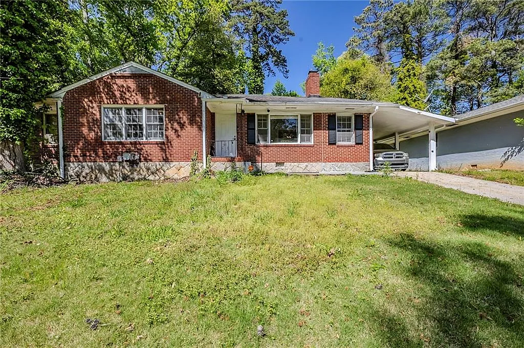 1239 Avonwood Cir SW photo 1