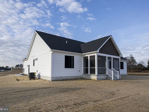 3rd image of 3 Seattle Slew Ln