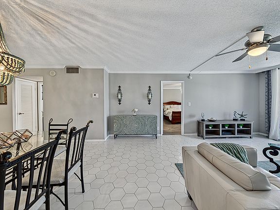 5th image of 4800 Bayview Drive #402