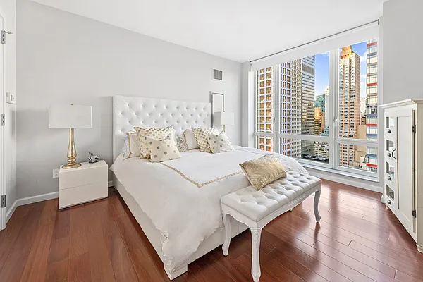 Rented by Keller Williams NYC | media 11