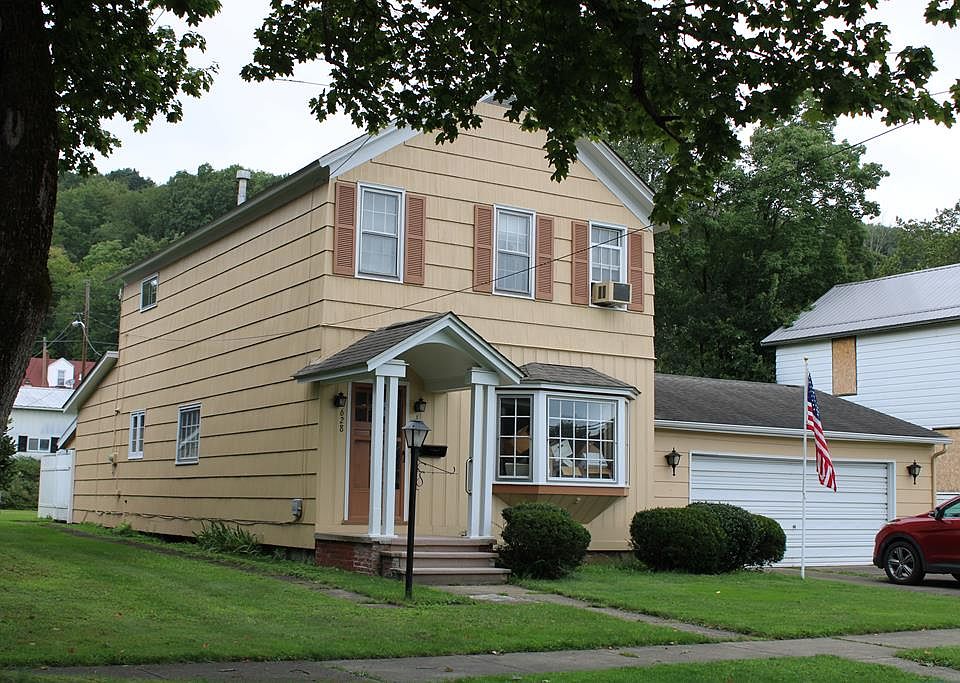 1st image of 628-630 E Walnut St