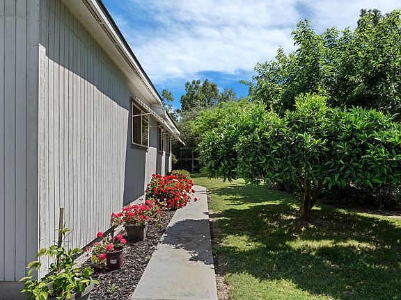 3rd image of 6632 E Acampo Rd
