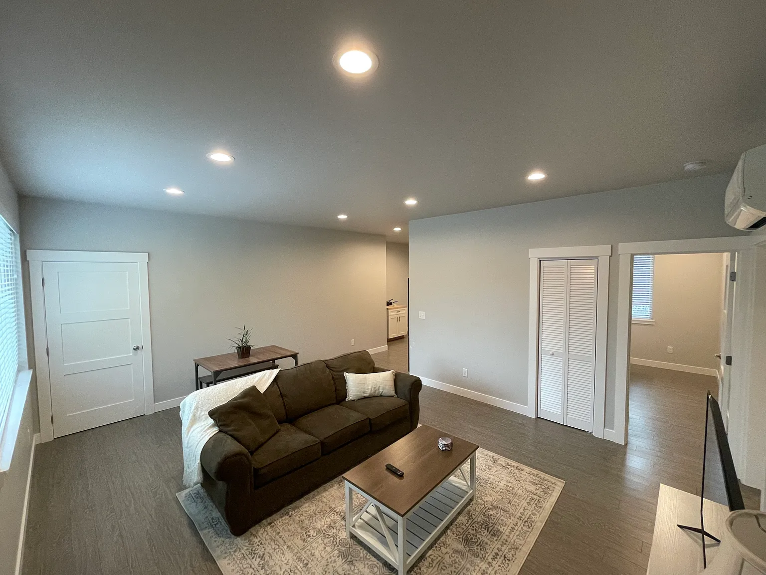 2 bed, 1000 sqft, $2,250 — Photo 4