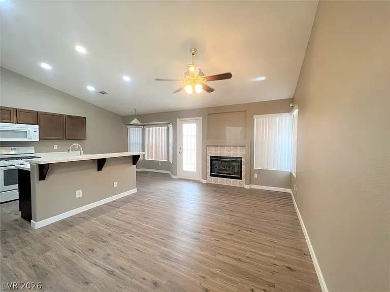1929 Blue Ribbon Dr — Photo 4