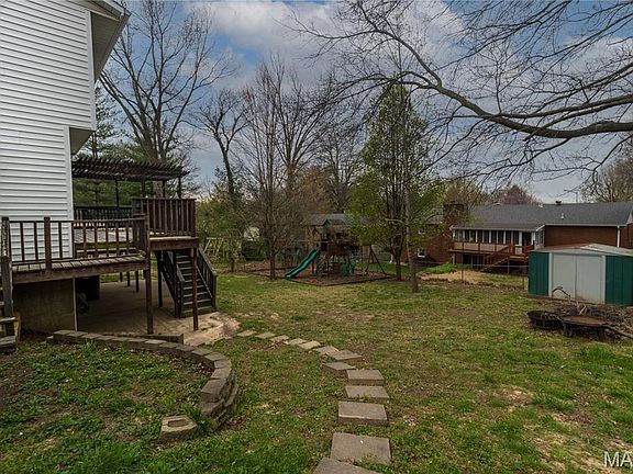 3rd image of 1405 Parkmor Dr