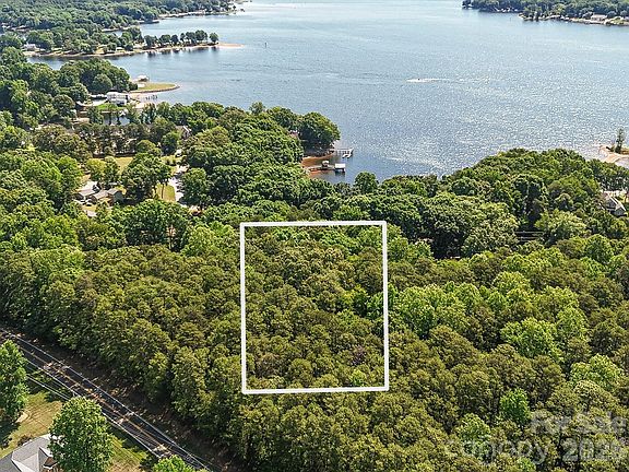 5th image of 8793 Peninsula Dr