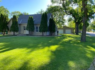 425 S Armstrong Ave, Litchfield, MN 55355