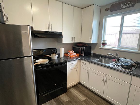 5th image of 1069 W Wenco Dr S
