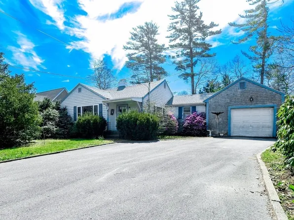 8 Crapo St, Marion, MA 02738