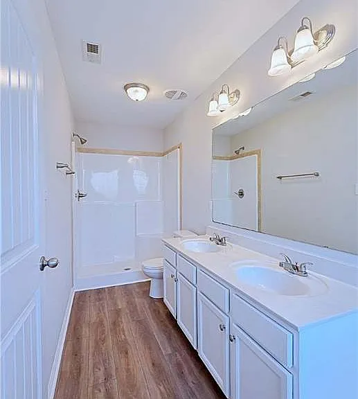 204 Feathers Ln — Photo 22