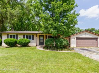 712 Ringwood Rd, McHenry, IL 60051