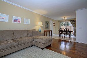 4th image of 148 N San Marino Ave