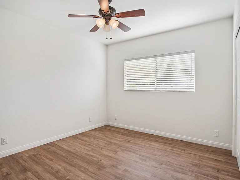 11000 Meadow Glen Way E — Photo 29
