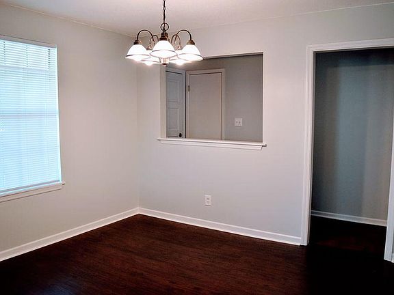 5th image of 2432 Castlewood Dr