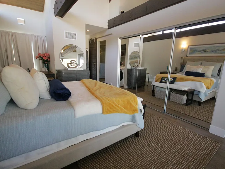 7329 Marina Pacifica Dr S — Photo 36