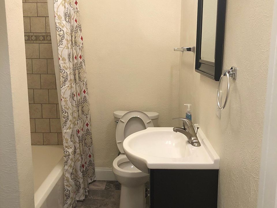 2nd image of 134 W Main St APT 2