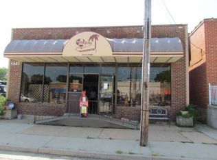 373 E Pine St, Bourbon, MO 65441