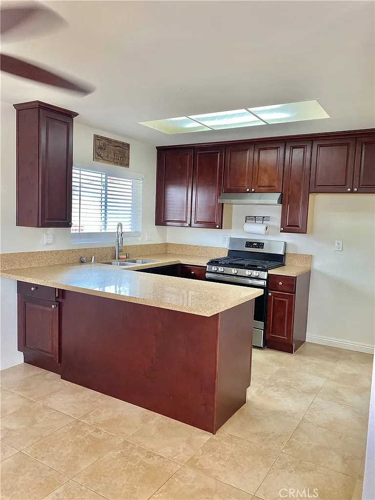 2 bed, 1150 sqft, $2,500 — Photo 2