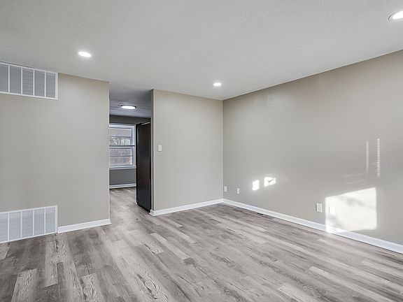 4th image of 1033 S Waverly Rd