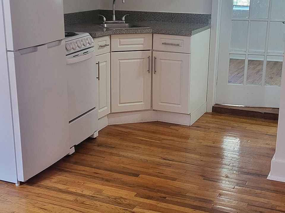 1st image of 630 E 9th St APT 13