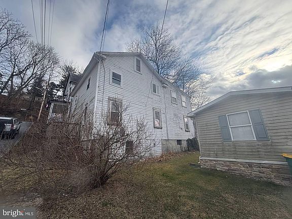 3rd image of 218 E North St